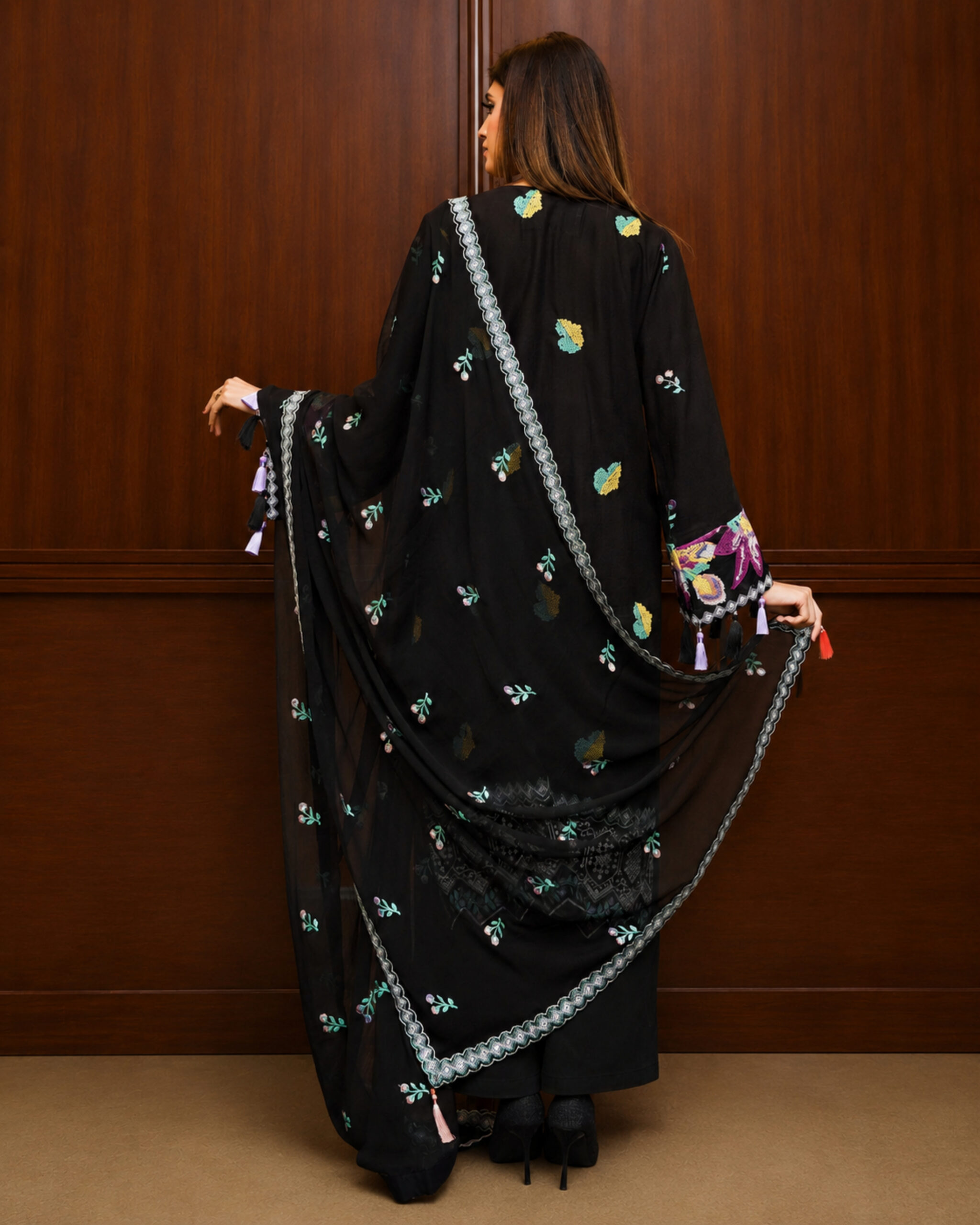 Black Kharandi Dupatta Closeup