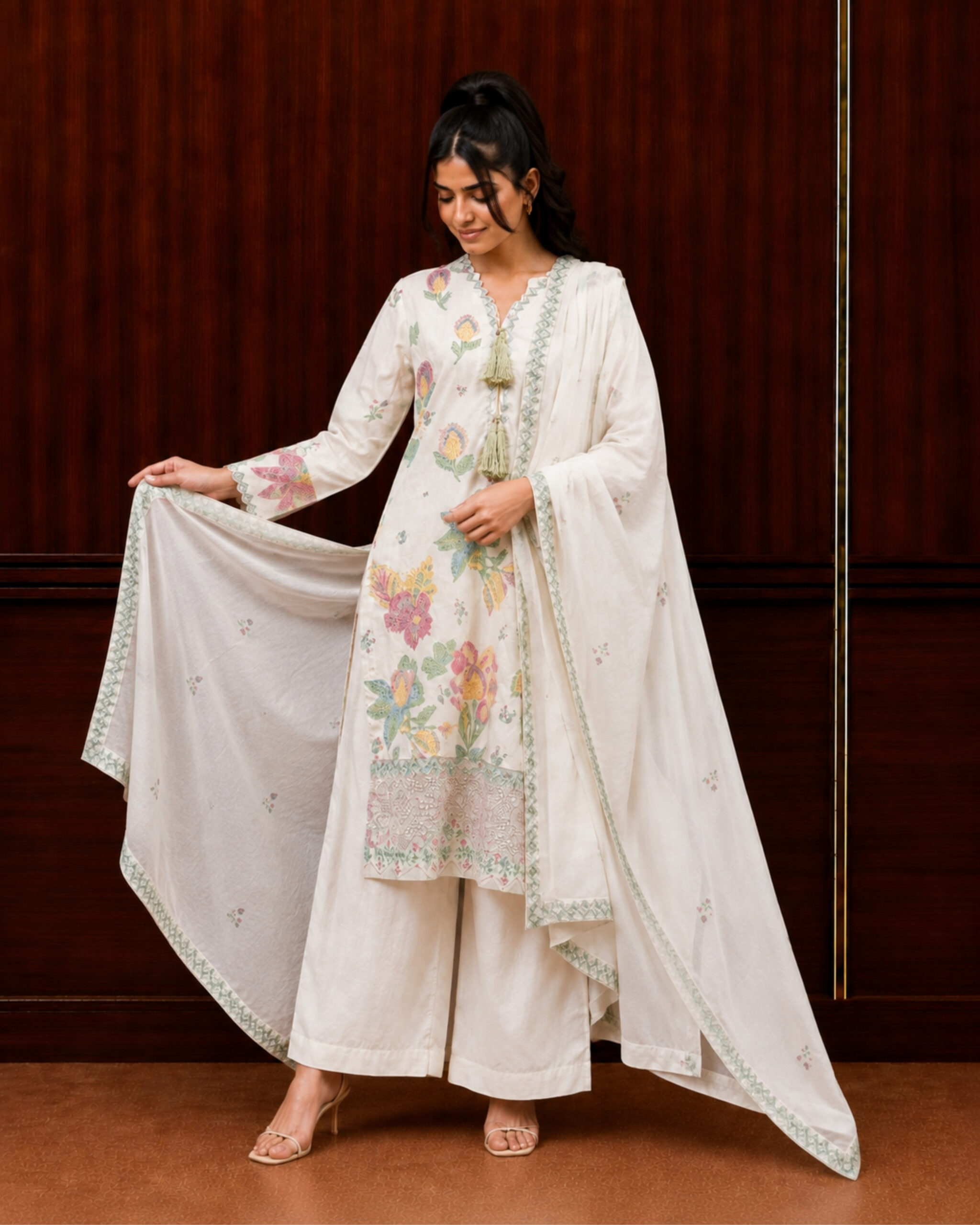 White Kharandi Dupatta