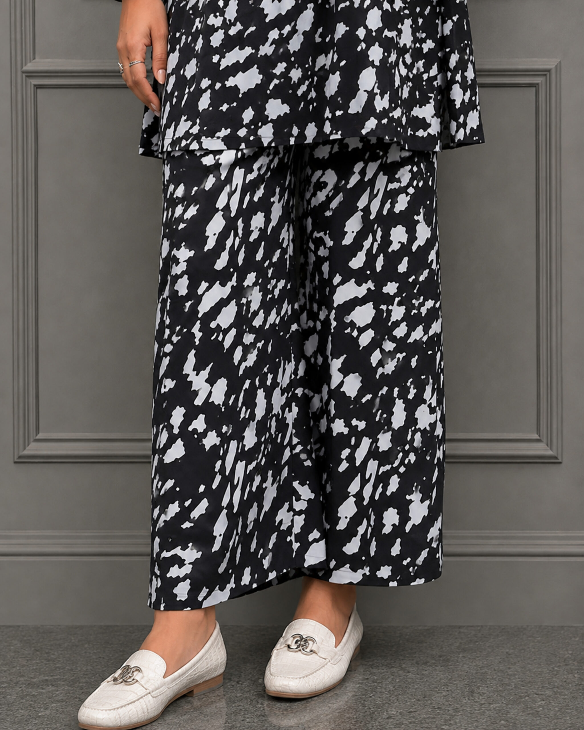 Onyx Black and White Pants